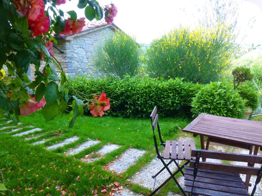 Casarciccia Pensionat Todi Rum bild