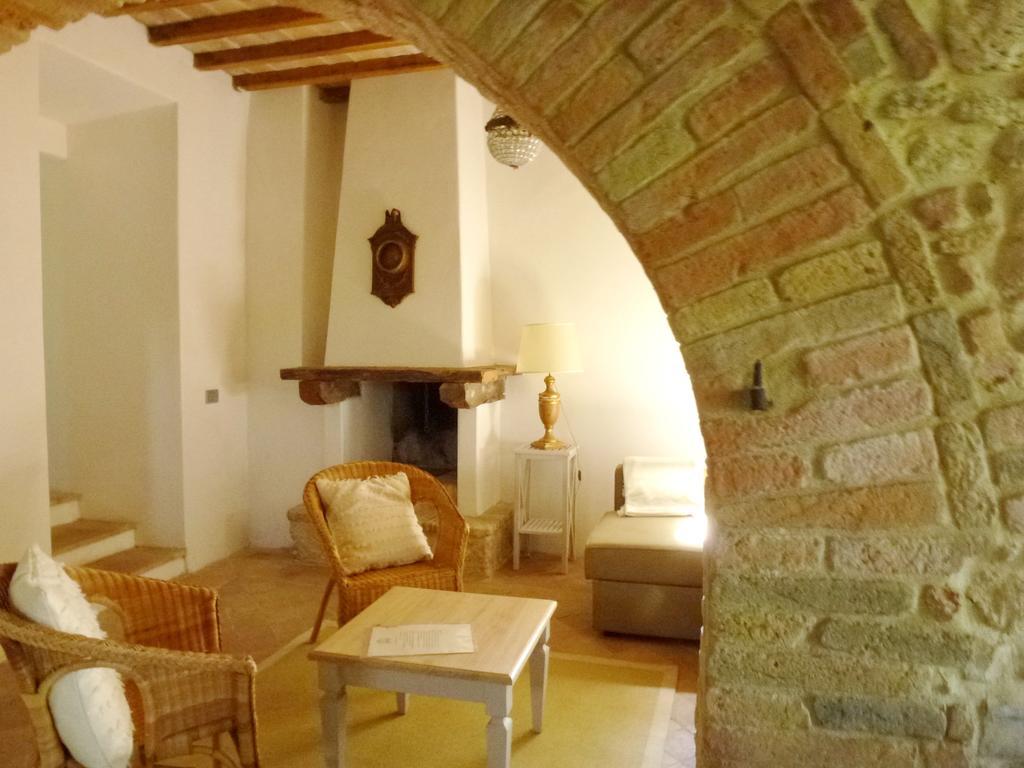 Casarciccia Pensionat Todi Rum bild