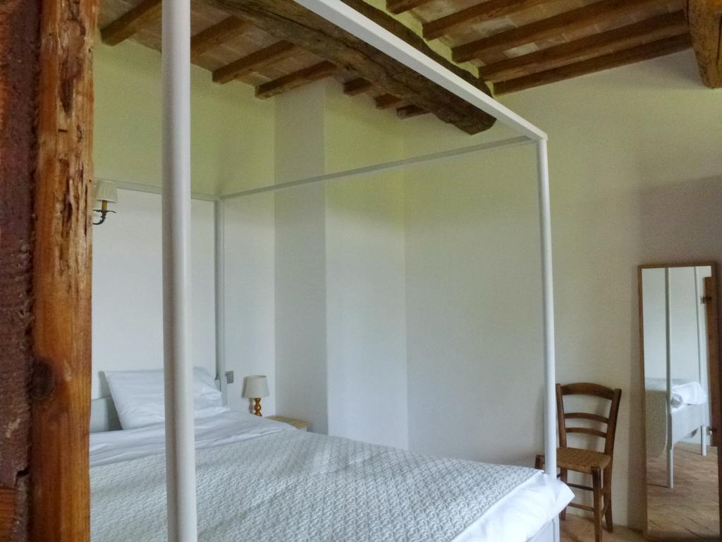 Casarciccia Pensionat Todi Rum bild