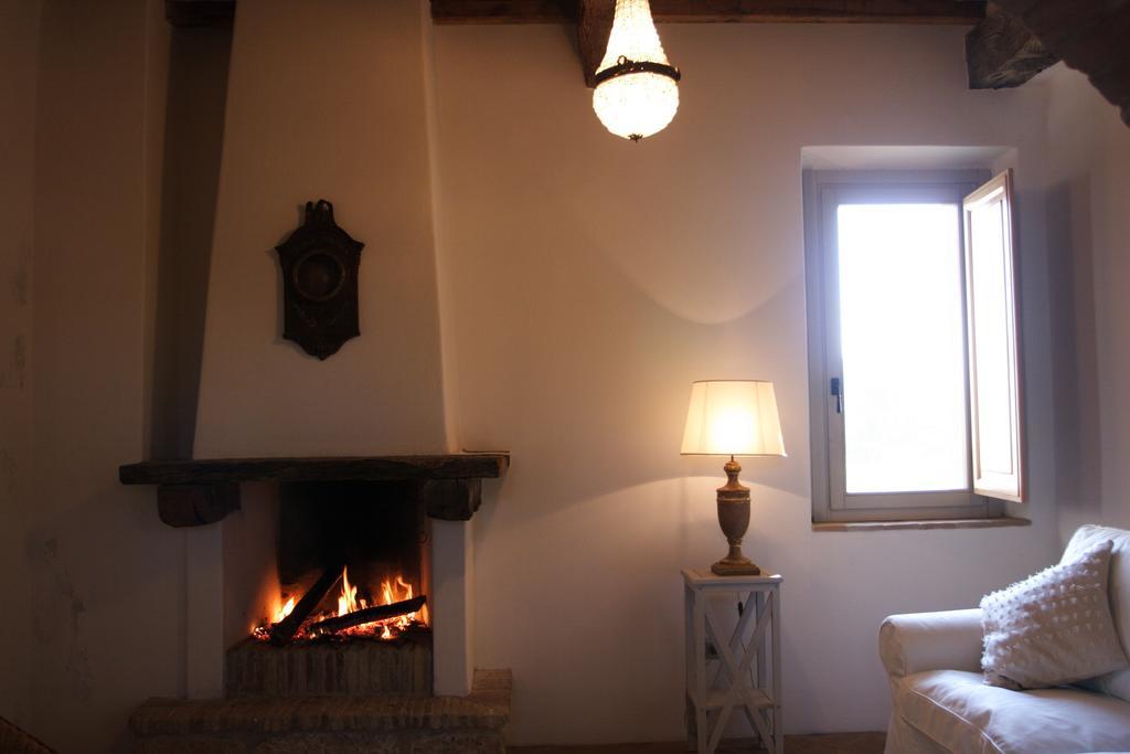Casarciccia Pensionat Todi Rum bild