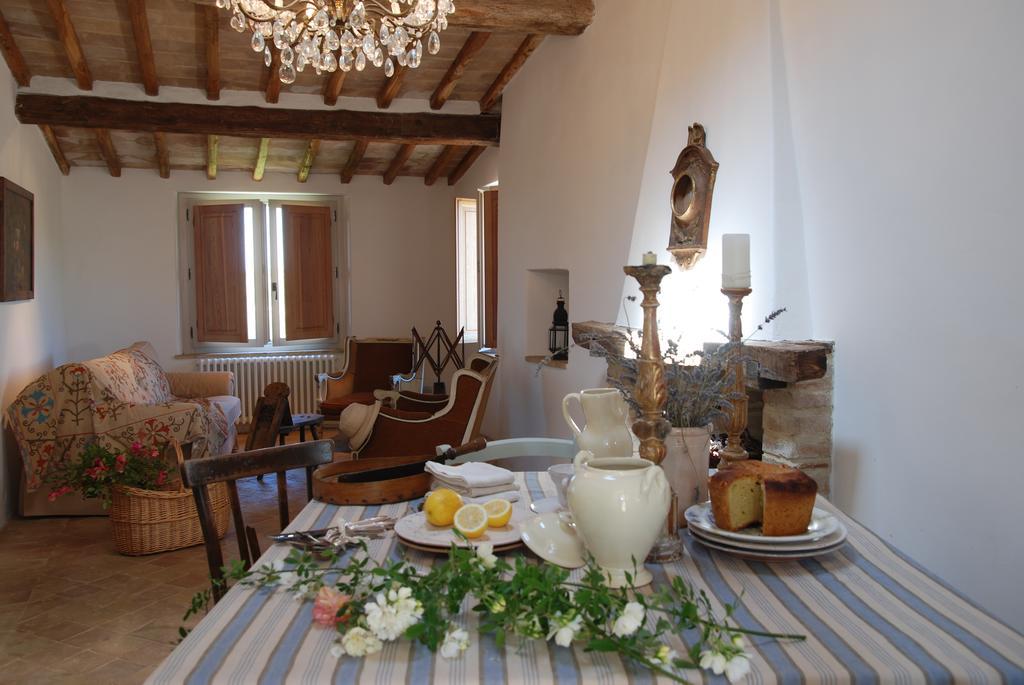 Casarciccia Pensionat Todi Rum bild