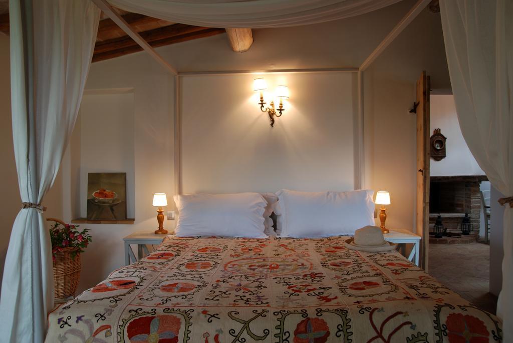 Casarciccia Pensionat Todi Rum bild