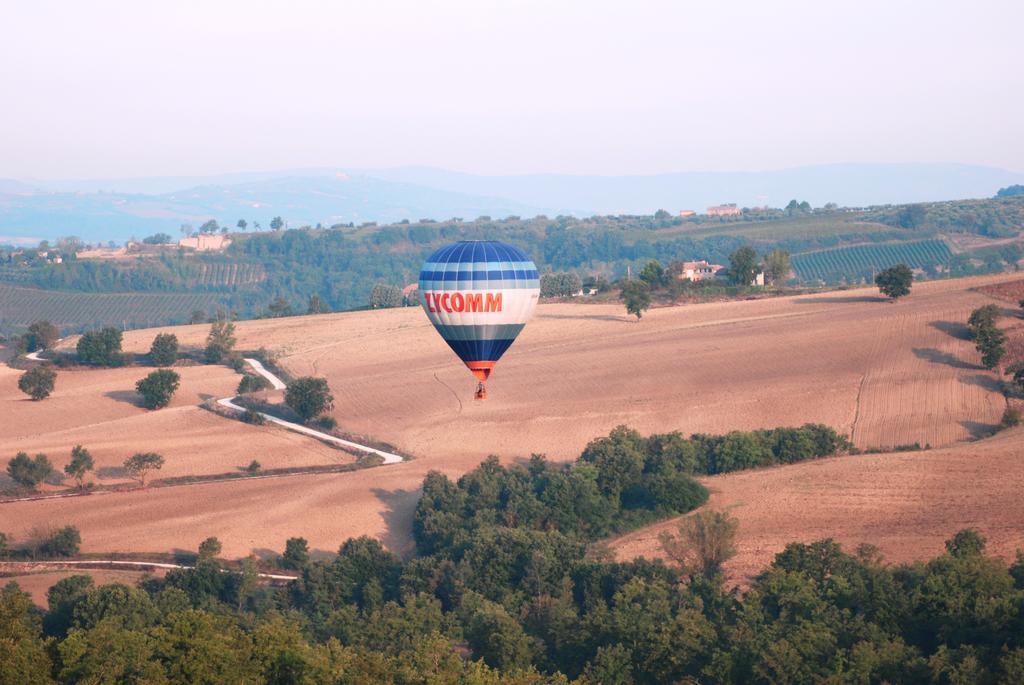 Casarciccia Pensionat Todi Exteriör bild